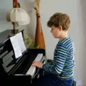 10 Yas Piyano Dersi 1