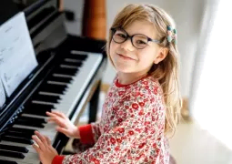 çocuklar için piyano eğitimi