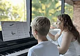 genç piyano kursu eğitmenleri